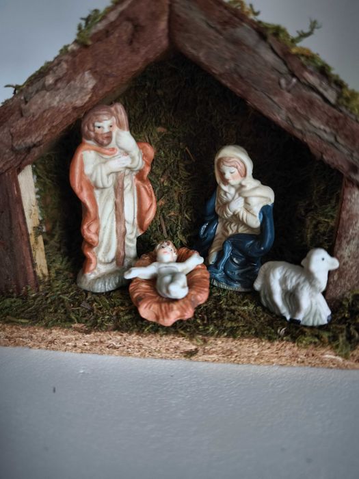 Presépio completo (Sagrada família + cordeiro + cabana)