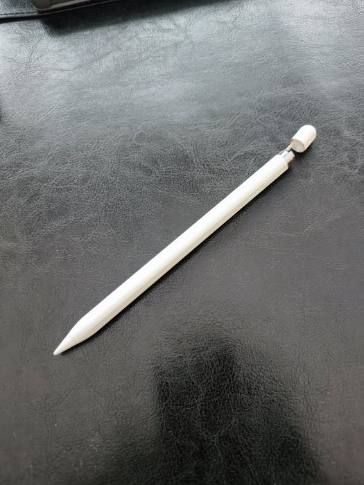 "Caneta Stylus Ativa Universal para Tablet / iPad (Branca)"