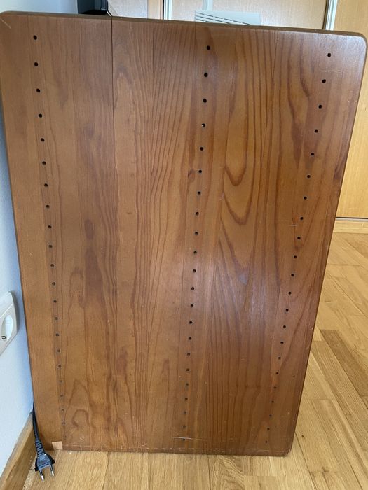 Comoda CERNE com marcas de uso