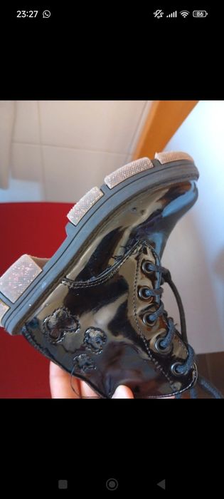 Botins pretos para criança