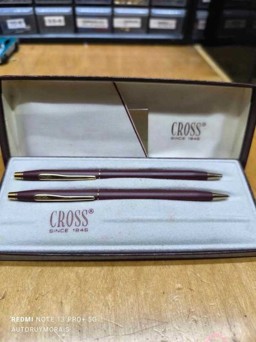 Conjunto de caneta e lapiseira da famosa marca Cross