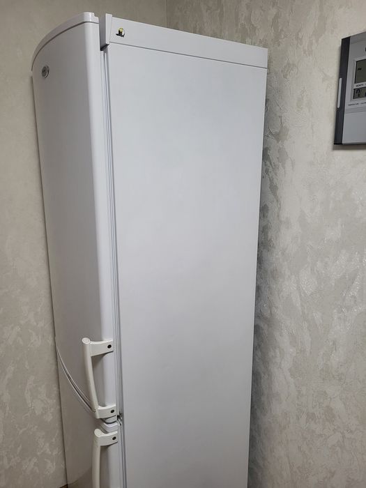 Холодильник Whirlpool