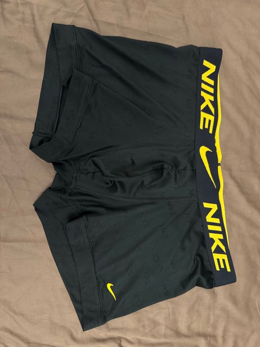 Продаю труси Nike Dri-Fit для плавання або спорту. Розмір L.Стан АГОНЬ