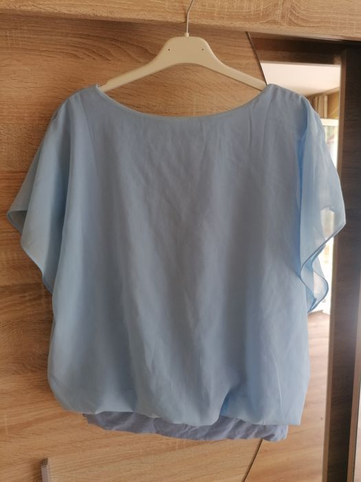 Błękitna bluzka nietoperz