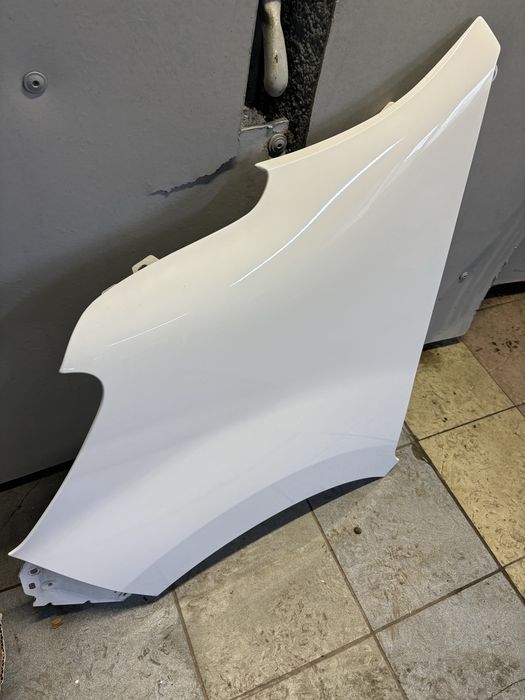 Błotnik lewy Renault Master IV, oryginalny, do założenia