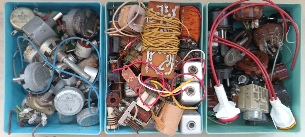 Радио детали. Радио лампы. Диод. Транзистор. Конденсатор. Резистор.