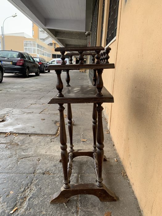 Mesa de apoio vintage antiga em madeira