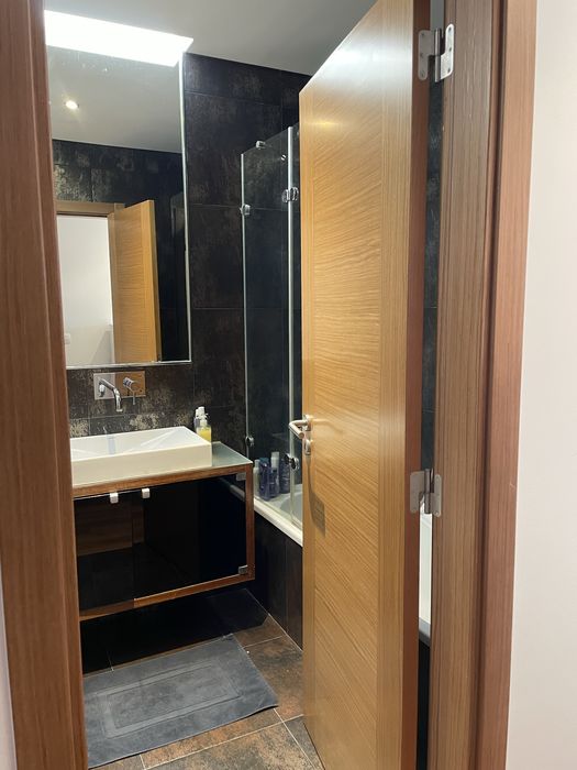 Quarto Suite em Apartamento T2 para Arrendamento