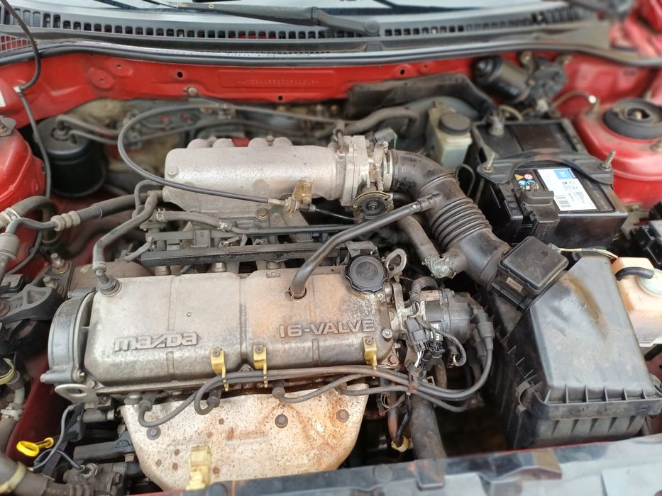 Mazda coupé 323   1.3 o Ano 1996 venda para peças