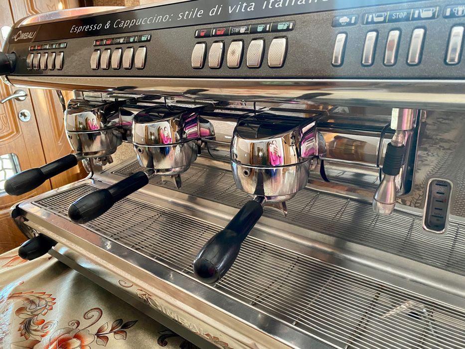 Професійна кавомашина La Cimbali M39 Dosatron 3GR (Італія)