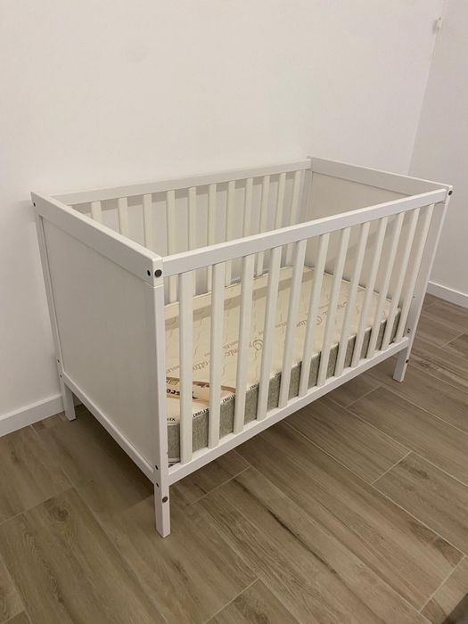 Berço branco c/ Colchão