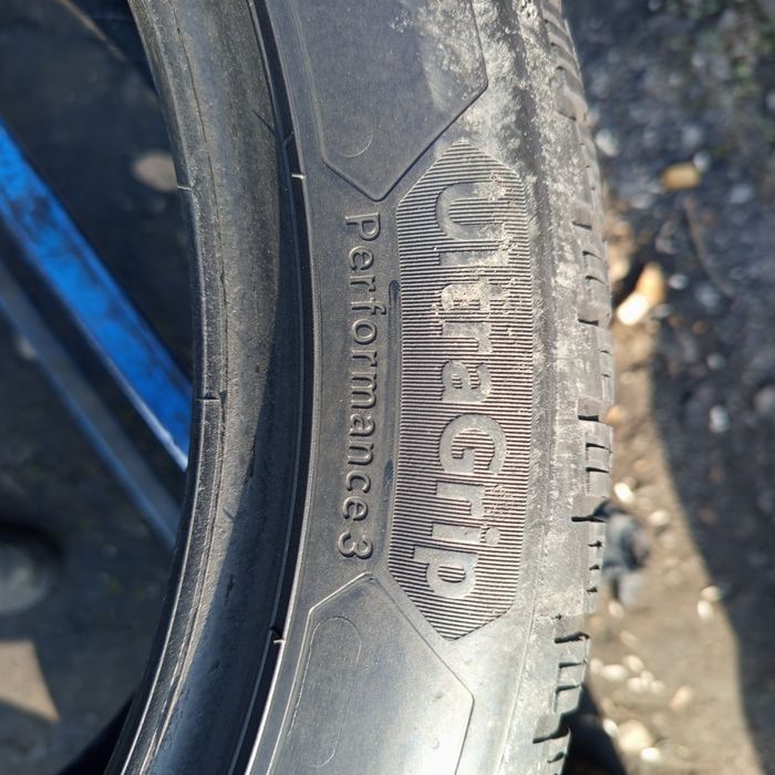 245/45/R18 Goodyear UltraGrip Performance 3