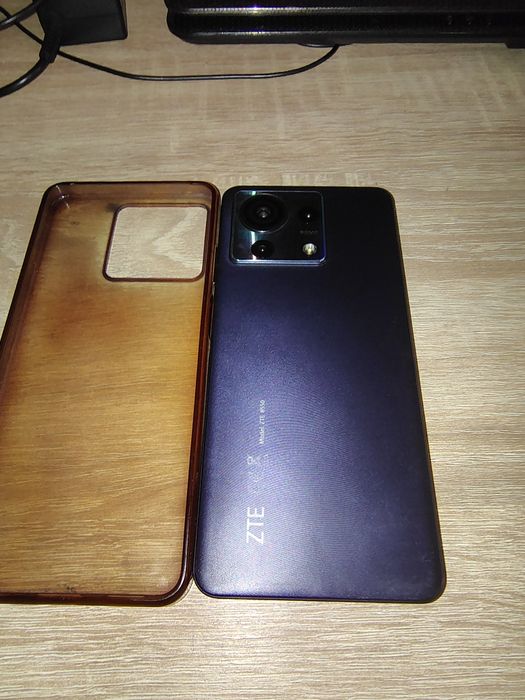 Продам телефон ZTE