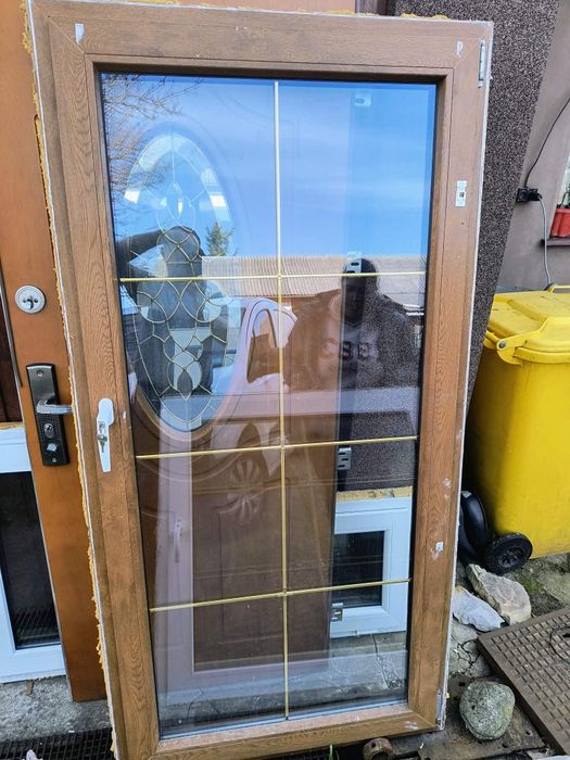 Okno z demontażu złoty dąb