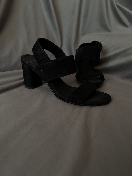 Босоніжки замшеві чорні