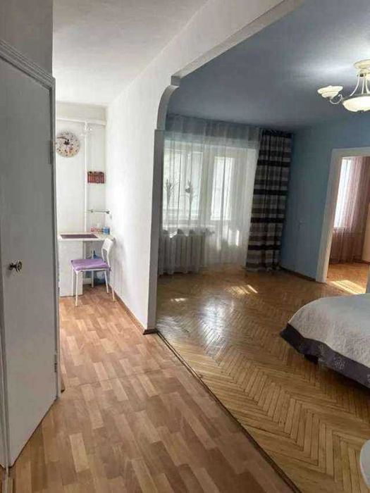 Продам 2-кімн. Лабораторна вул. 28, 44 м.кв