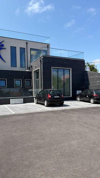 Espaço Comercial para Arrendamento no Ginásio Be-Fit Marinha Grande | 350m²