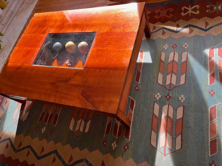 Final de" stock "! Mesa de apoio com acabamento em cerejeira.