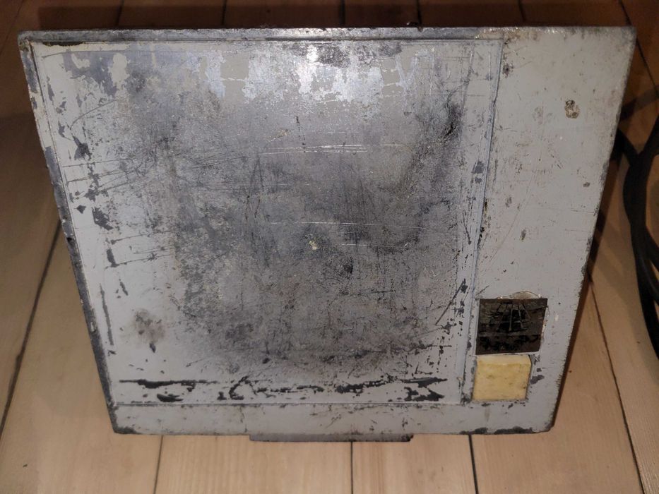 Небольшой обогреватель сушилка для рук