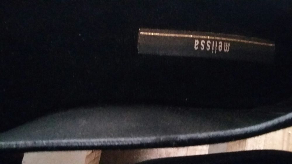 Melissas em veludo novas