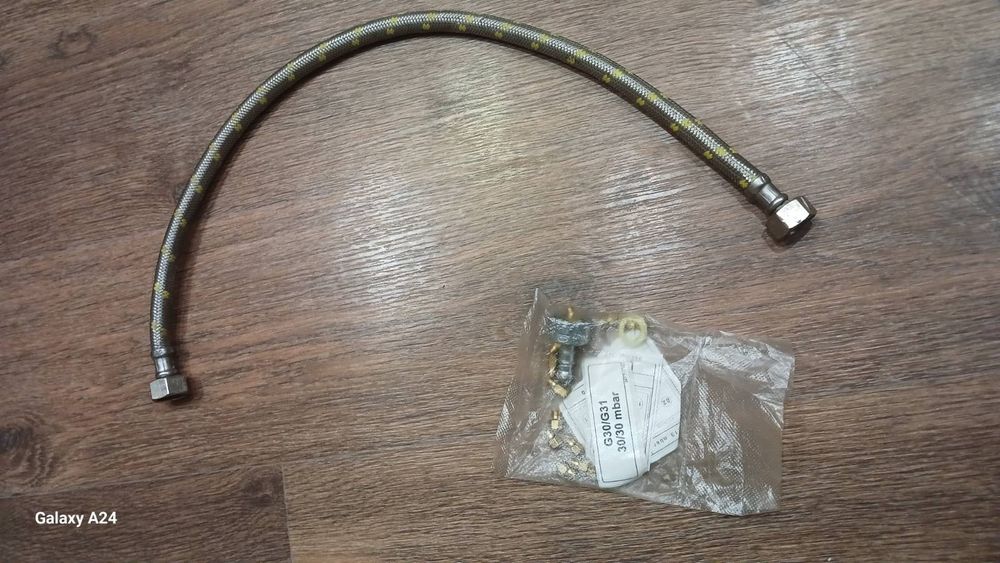 Інжектор для газової плити та шланг для газу і води