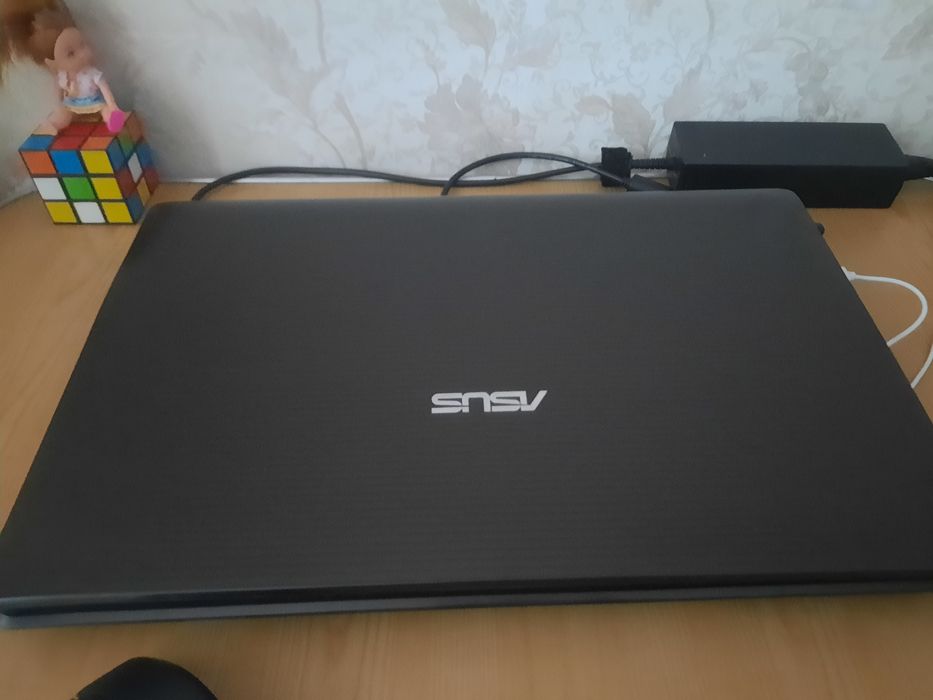 Asus a93s 18 дюймів