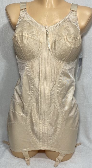 Gorset Naturana 85C cielisty mocno modelujący  do pończoch NOWY