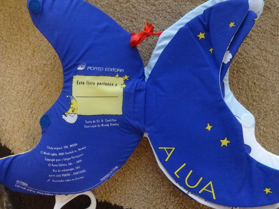 Livro Musical “A Lua” Peluche