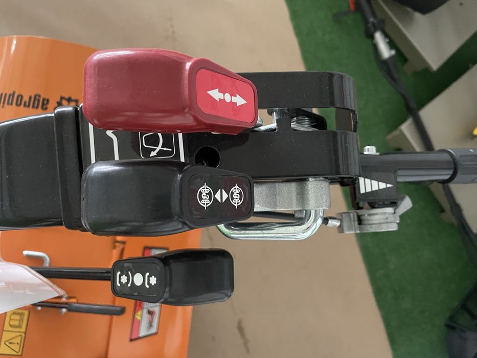 Motocultivador 15 cavalosde fresa de 1 m