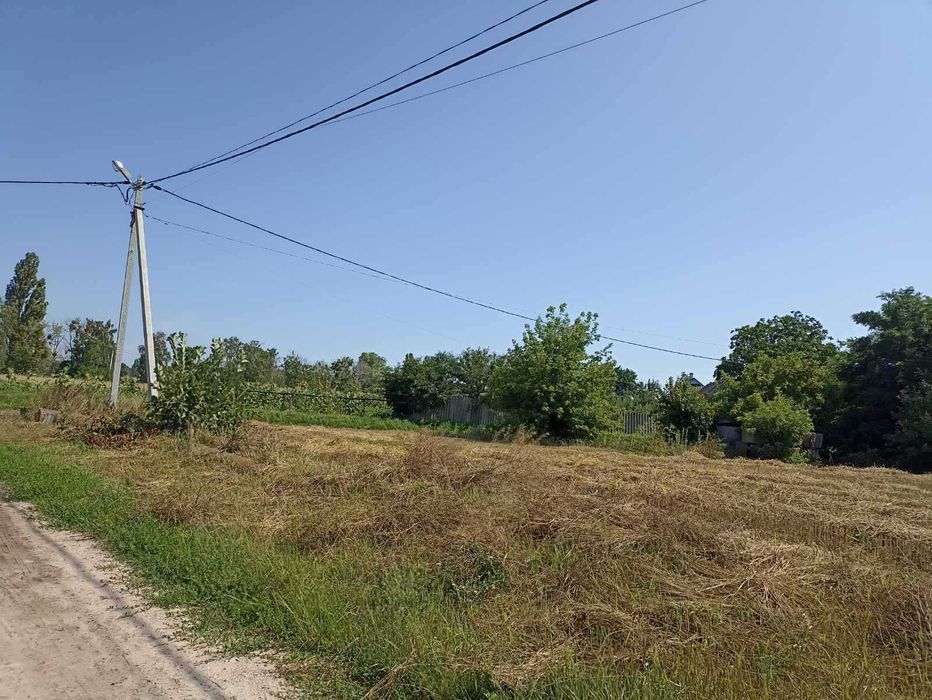 Недобудова в с. Рогозів з кутовою ділянкою