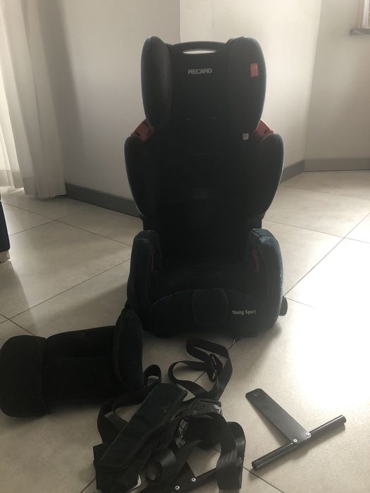 Fotelik Recaro Young Sport z szelkami