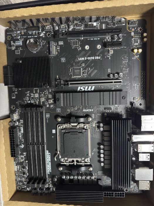 Материнська плата MSI PRO B650-S WIFI