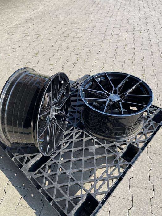 Riviera RF107 20" 8,5J ET35+10J ET35 5x120 Black Polished Dark Tint