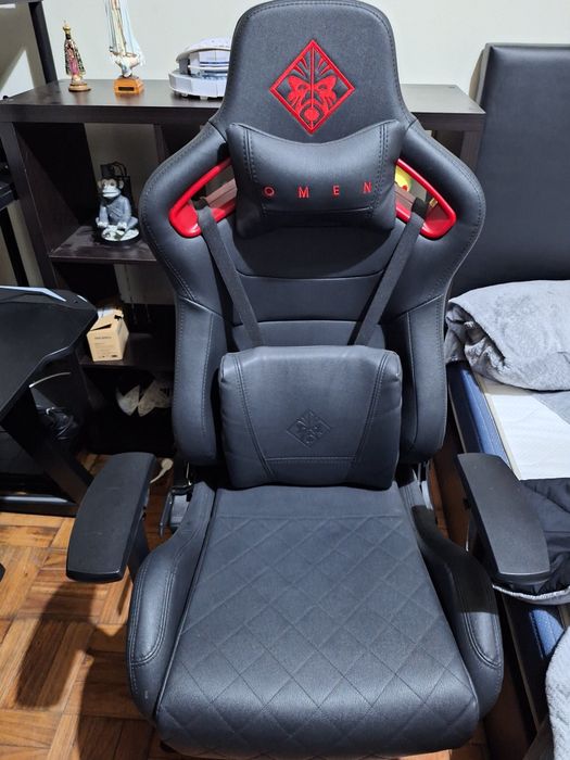 Vendo mesa e cadeira