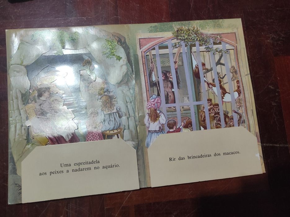 Livro antigo pop-up