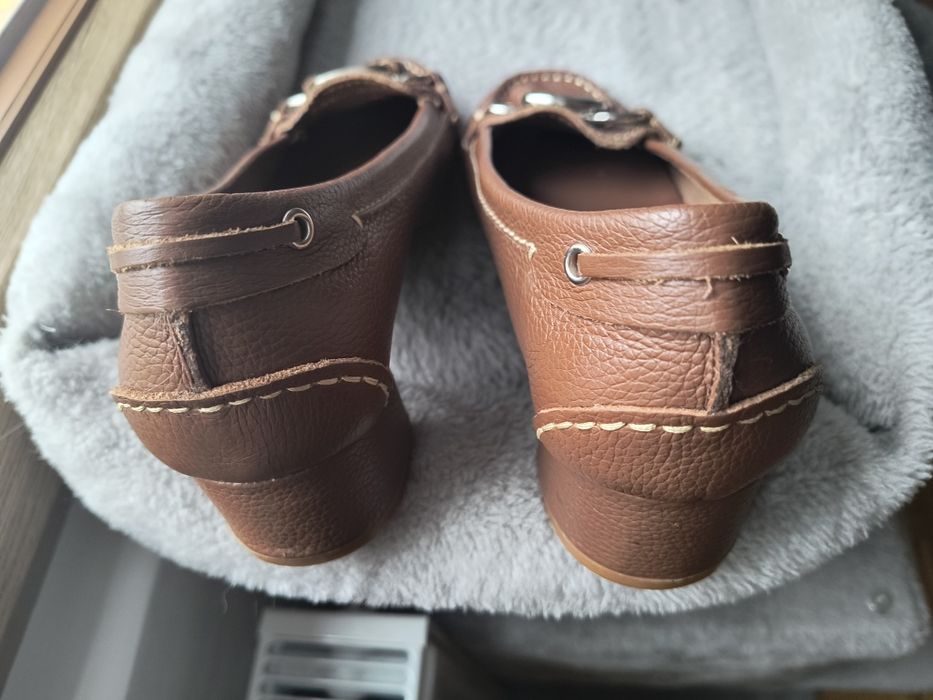 Piękne nowe mokasyny greckiej profukcji