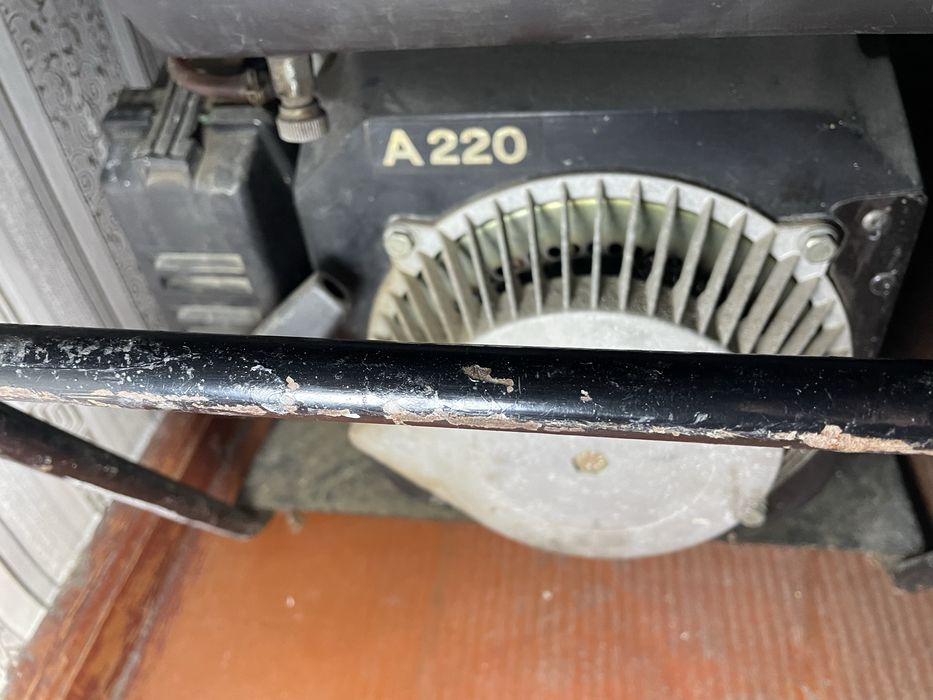 Генератор 3 кВт  Італія .