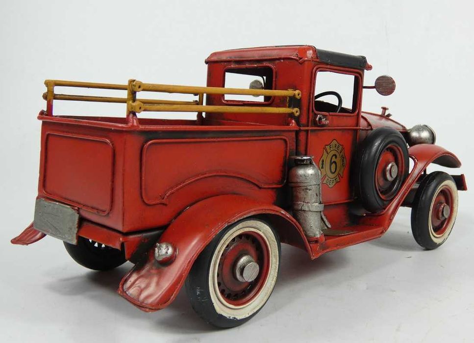 Duży metalowy WÓZ STRAŻACKI pick-up pojazd RETRO 28,5 cm