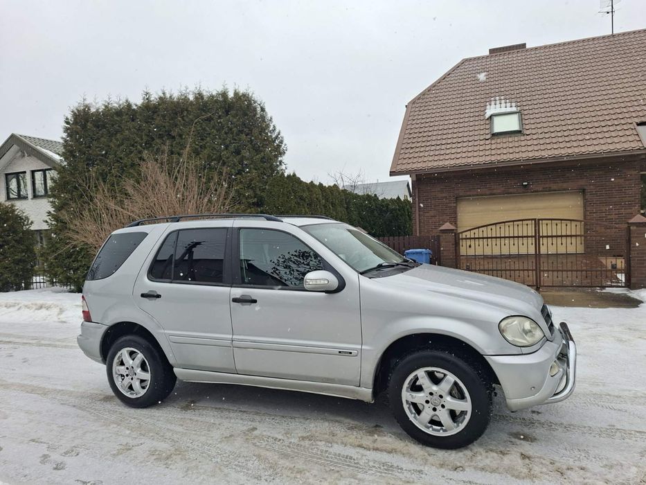 Продаєця Мерседес