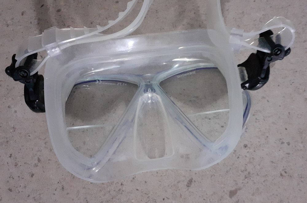 Máscara de mergulho graduada