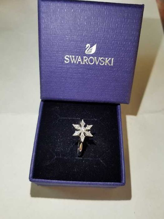 Кольцо женское Swarovski, размер 17,5, идеально подчеркнет обручалку