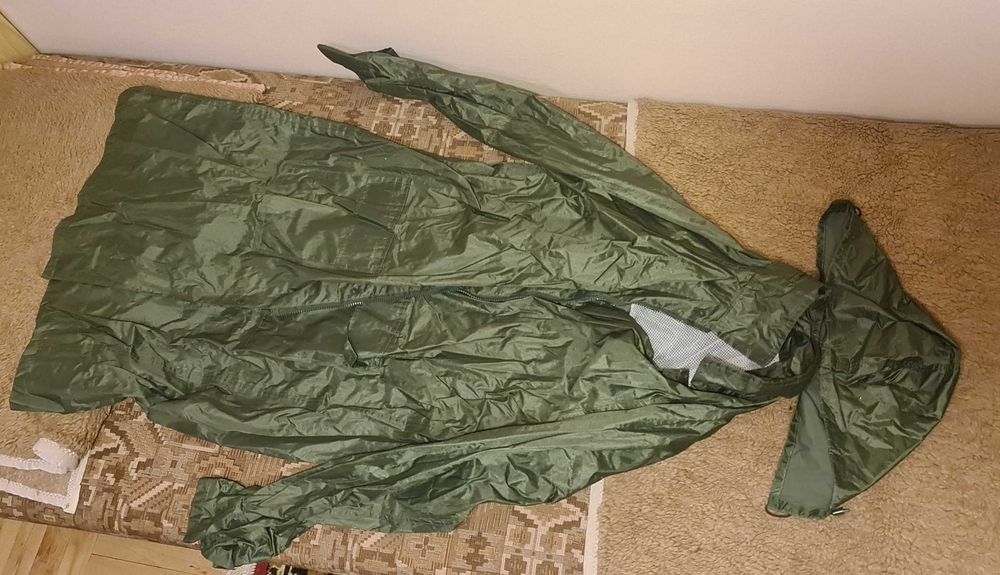 Sprzedam 3 wędkarskie poncho i wkładki do butów.