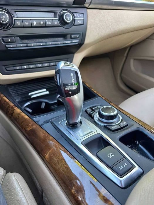 BMW X5 xDrive35i      2012