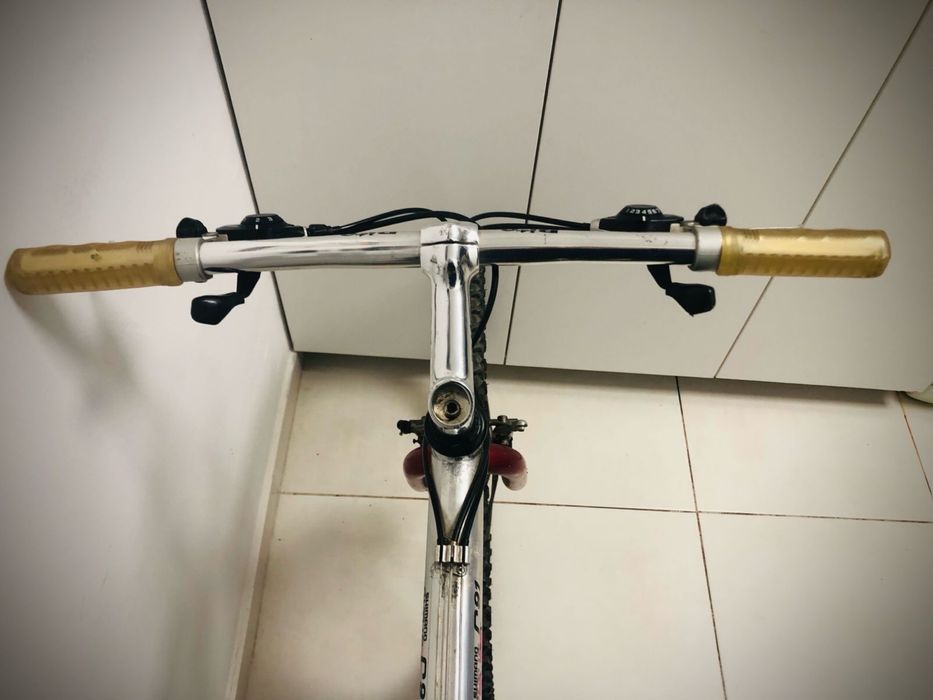 Bicicleta BTT c material shimano