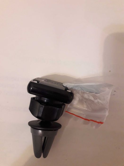 Varios suportes para smartphone no carro desde 3€