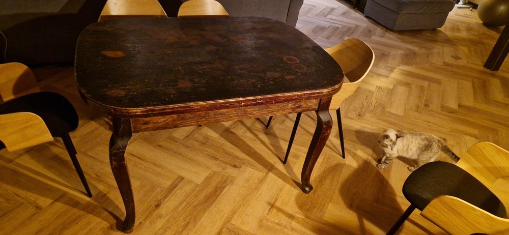 Stół rozkładany  zabytkowy
