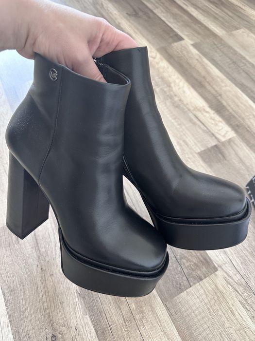 Черевички жіночі