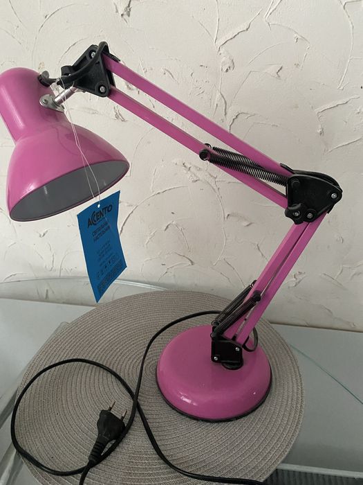 Продам настольную лампу