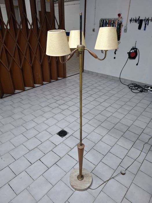 Candeeiro de pé de sala