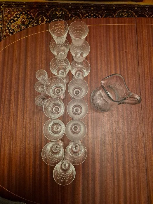 Serviço de Cristal Gravado (19 Peças) c/ Jarra de 27cm – Coleção Vintage